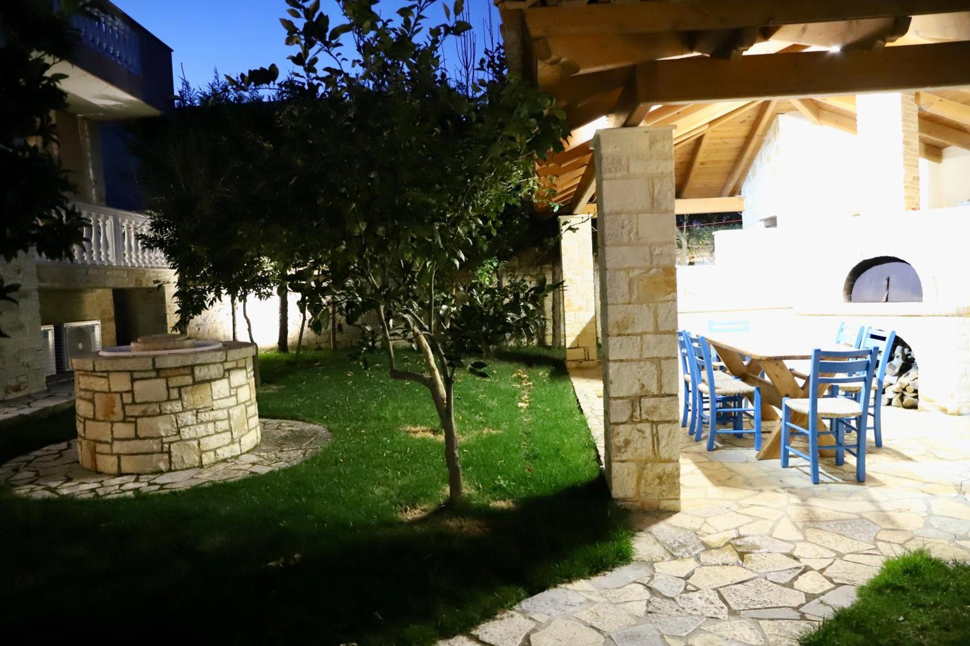 Green Villa With Private Pool Durres Exterior photo