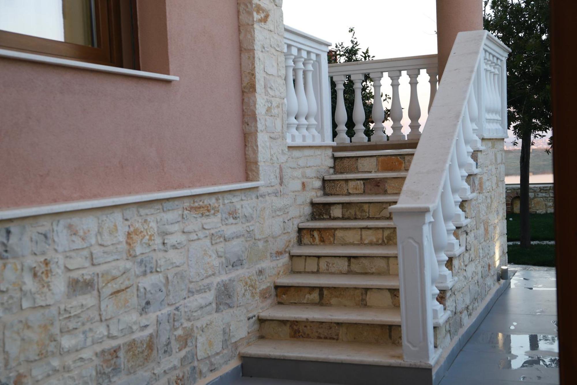 Green Villa With Private Pool Durres Exterior photo